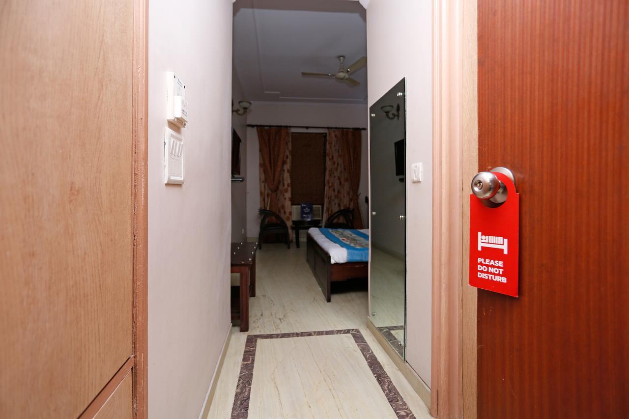 Oyo 5401 Hotel Mid Town Νέο Δελχί Εξωτερικό φωτογραφία